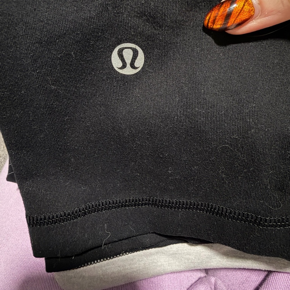 Lululemon Reversible Low Rise Leggings Wunder Under Black 12 Capri - Picture 4 of 4